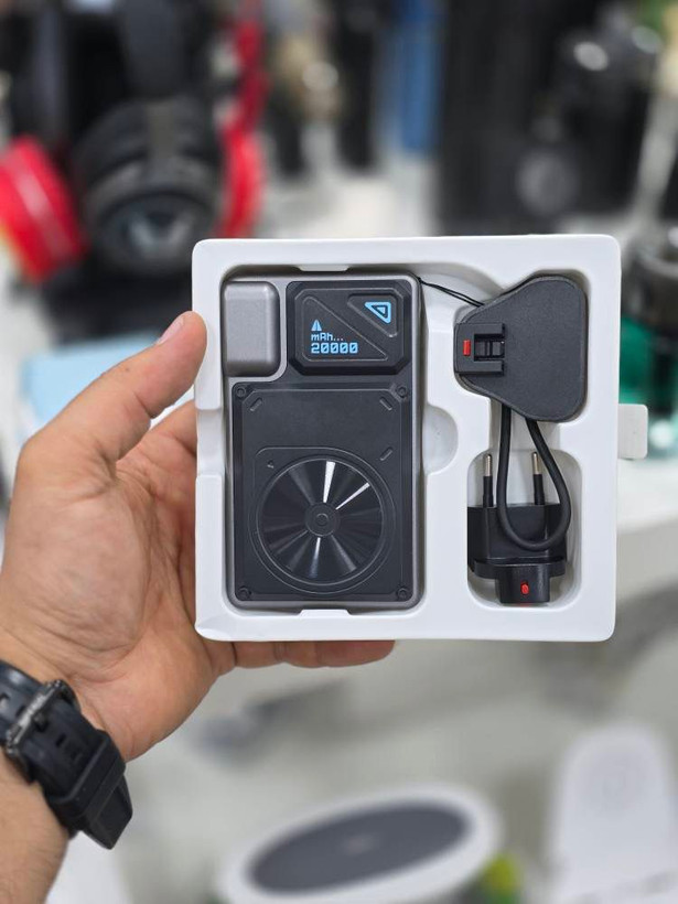 پاوربانک و شارژر دیواری ۲ کاره (2-in-1) از برند Powerology